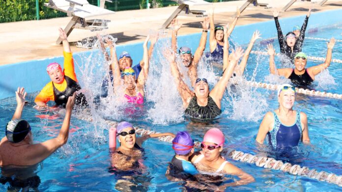 Celebrará DIF Solidaridad torneo de natación con adultos mayores