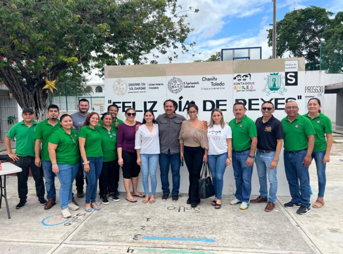 Celebran Día de Reyes en primaria Xaman Ha TV con apoyo de 