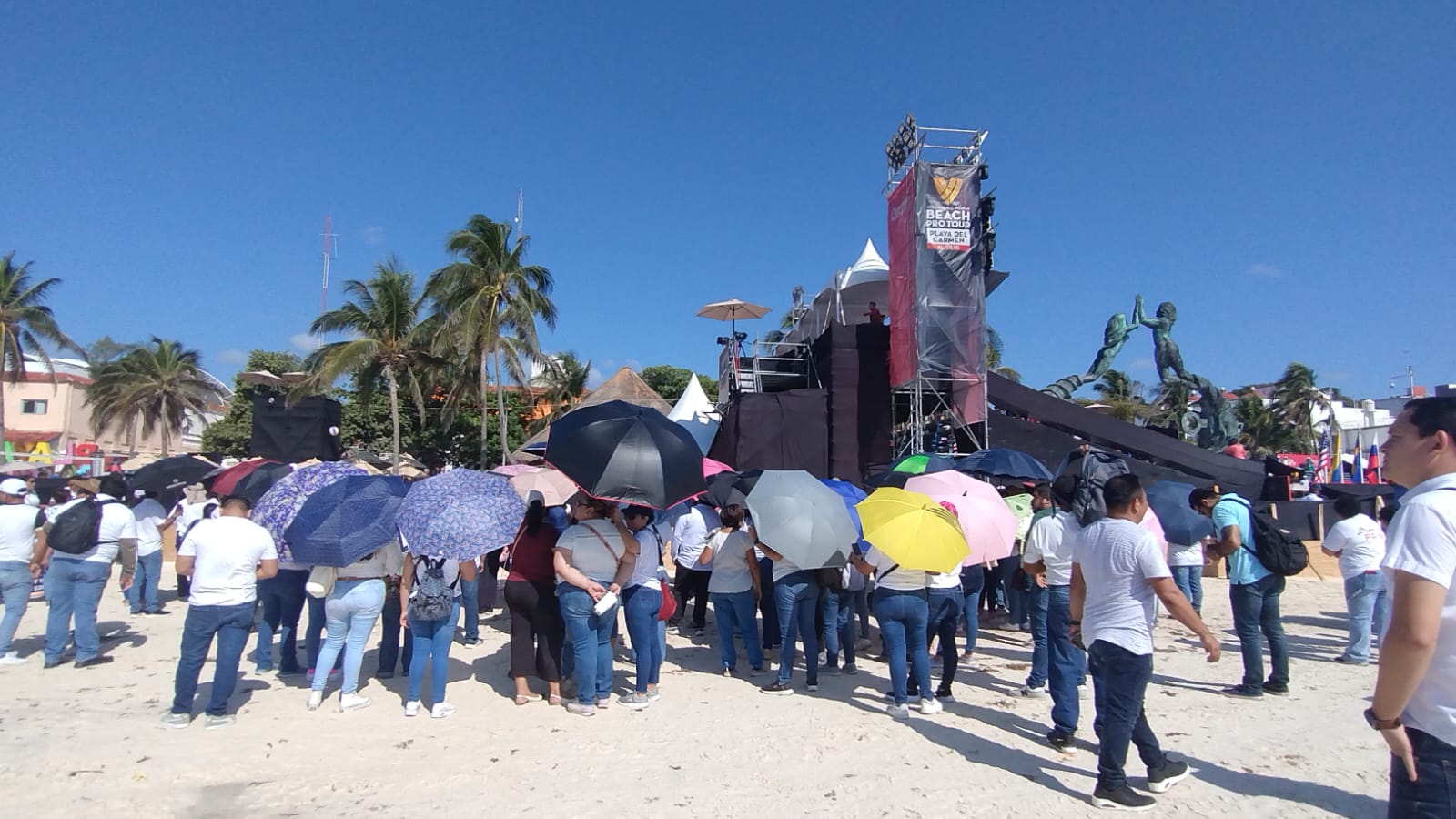 Maestros se manifiestan en Playa del Carmen; protesta transcurre en ...