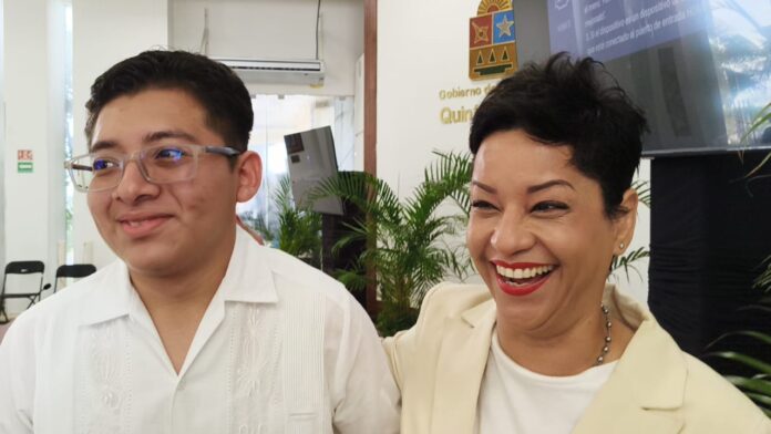 Con el respaldo de Xel-Ha Dehesa, presenta propuesta el séptimo regidor juvenil Eberth Ocampo